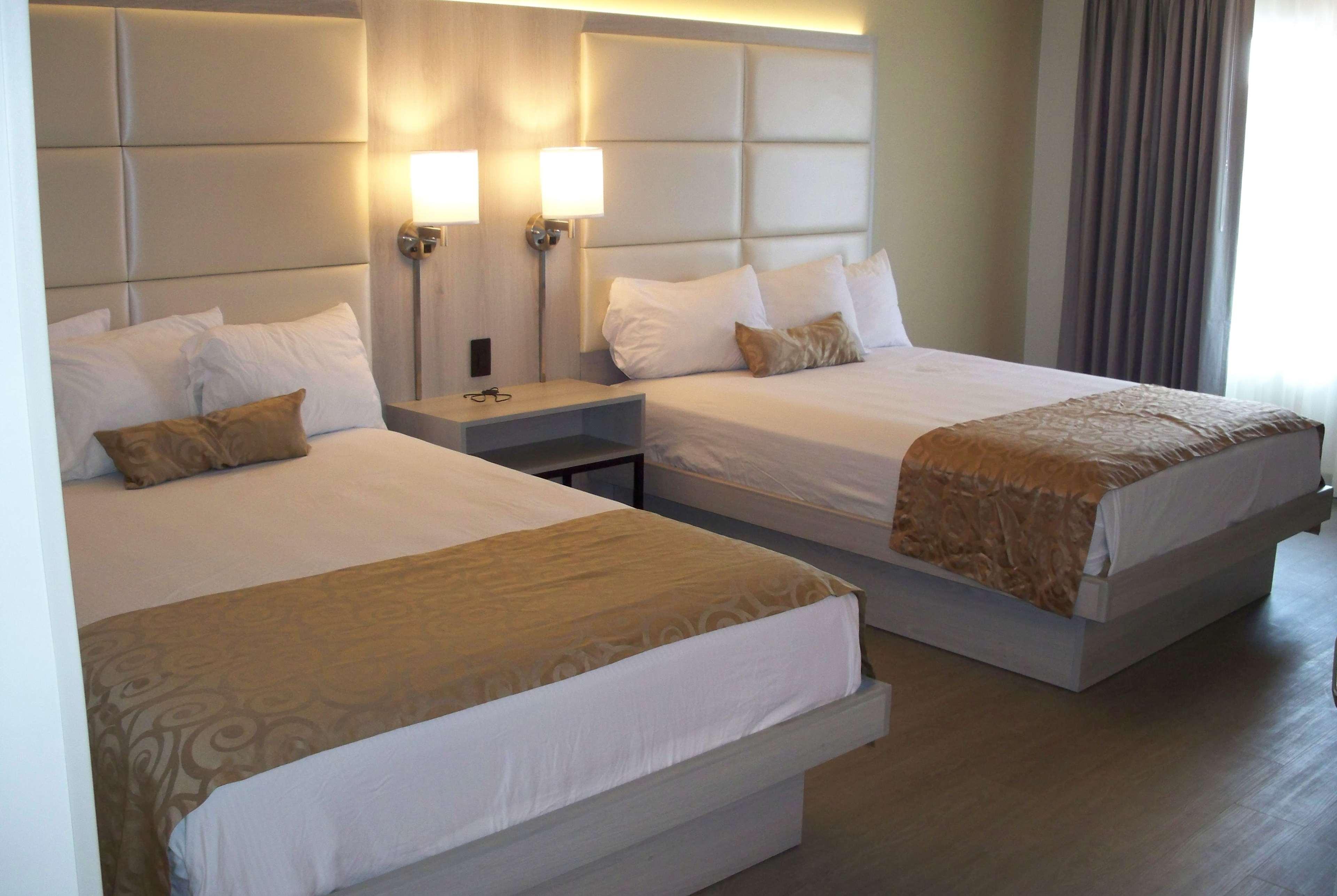Ramada By Wyndham Burbank Airport Hotel Buitenkant foto