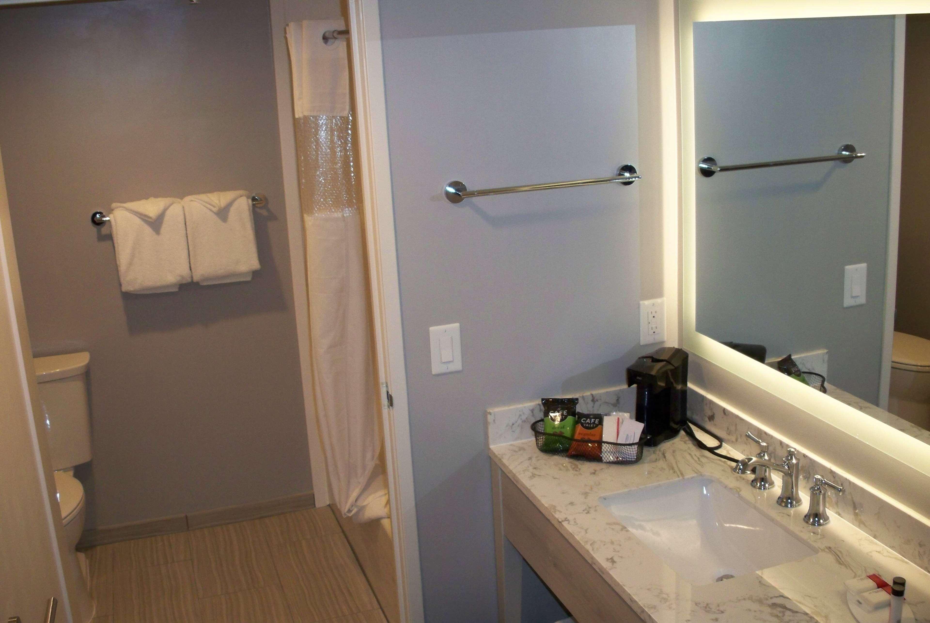 Ramada By Wyndham Burbank Airport Hotel Buitenkant foto